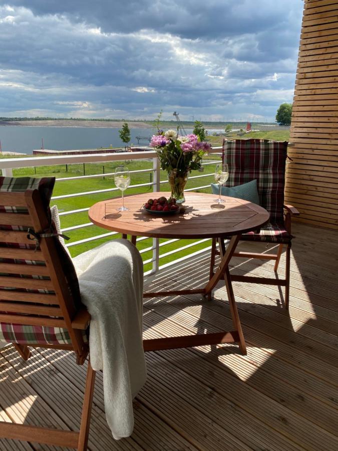 Modernes Apartment Am Hafen Mit Seeblick Grossraeschen Extérieur photo